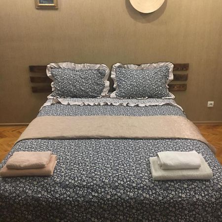 Апартаменти Kvartira Na Krakivskiy 12 , 52 Київ Екстер'єр фото