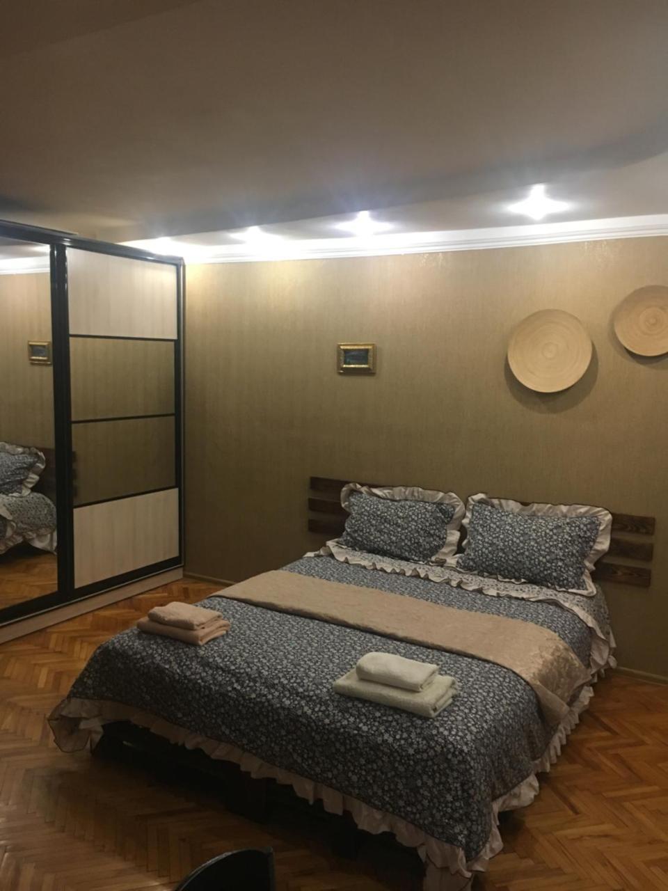 Апартаменти Kvartira Na Krakivskiy 12 , 52 Київ Екстер'єр фото