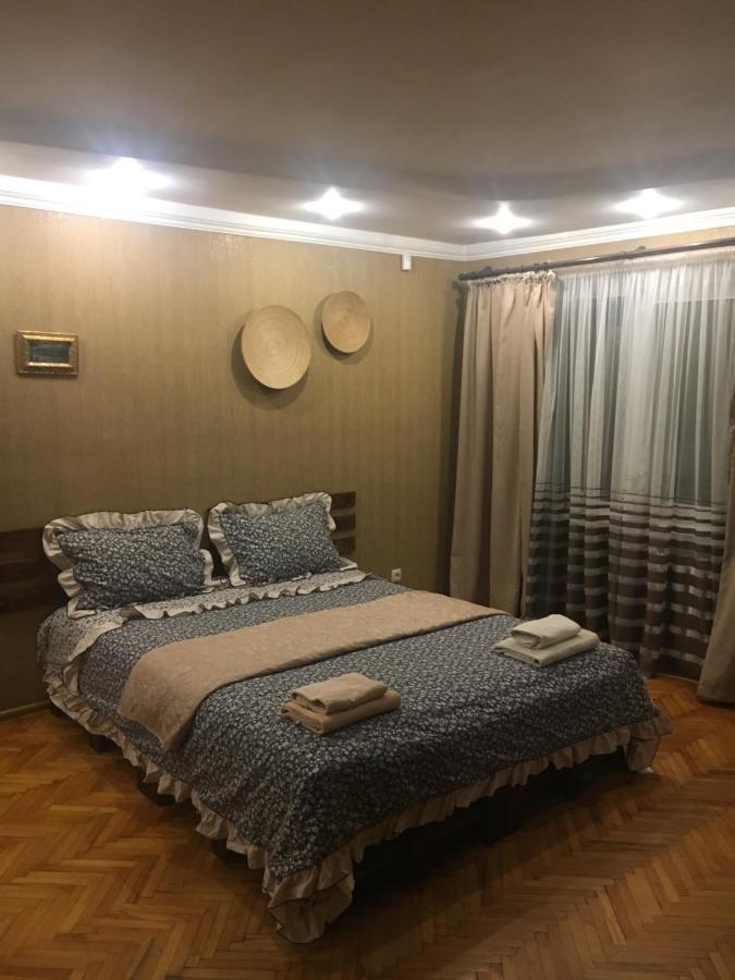 Апартаменти Kvartira Na Krakivskiy 12 , 52 Київ Екстер'єр фото